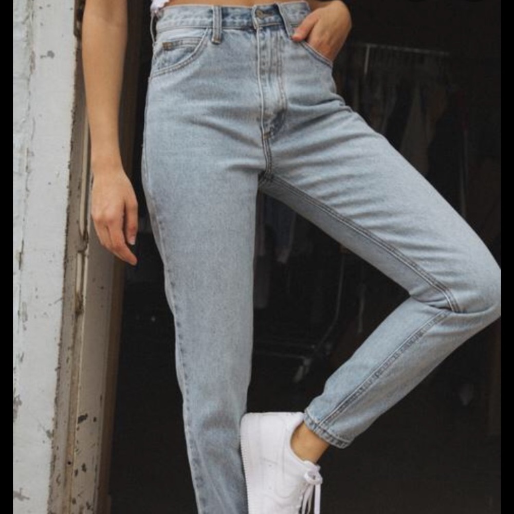Jane Light Wash Mom Jeans Brandy Melville